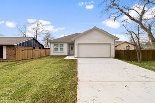 206 S Brownell Street, La Porte, TX 77571