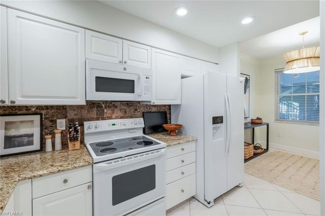 4120 Bayhead DR 105, Bonita Springs, FL 34134