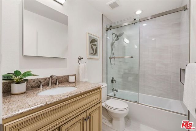 2677 Centinela Avenue 103, Santa Monica, CA 90405