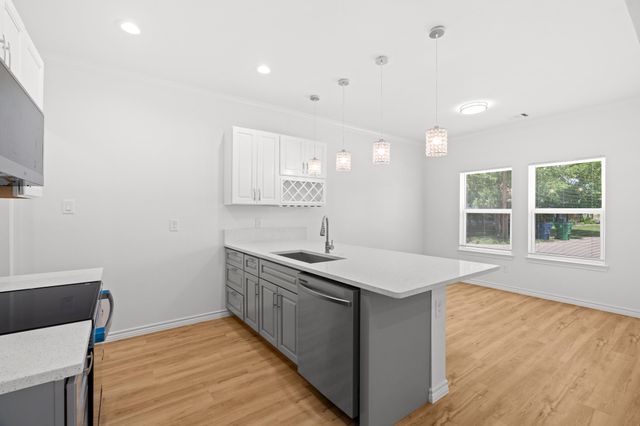 301 Henry Street, Waxahachie, TX 75165