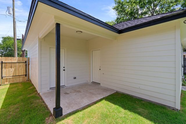 301 Henry Street, Waxahachie, TX 75165