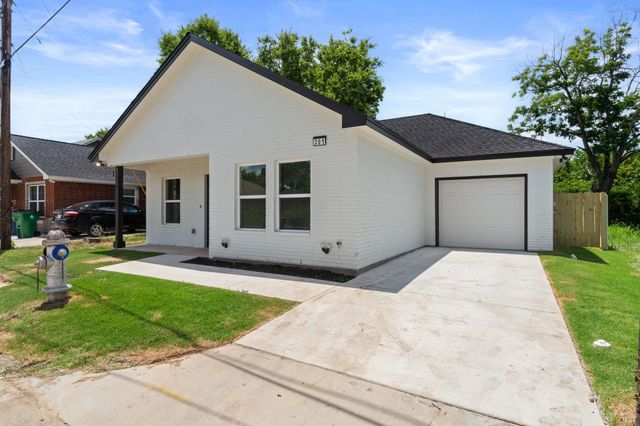 301 Henry Street, Waxahachie, TX 75165