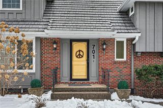 701 W 114 Terrace, Kansas City, MO 64114