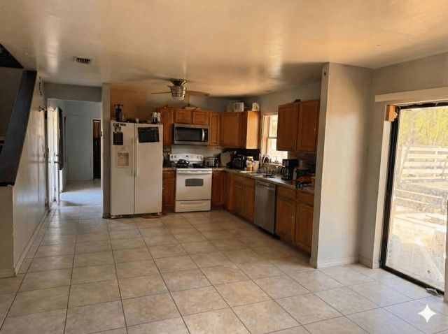 618 MONROE AVENUE, Lehigh Acres, FL 33972