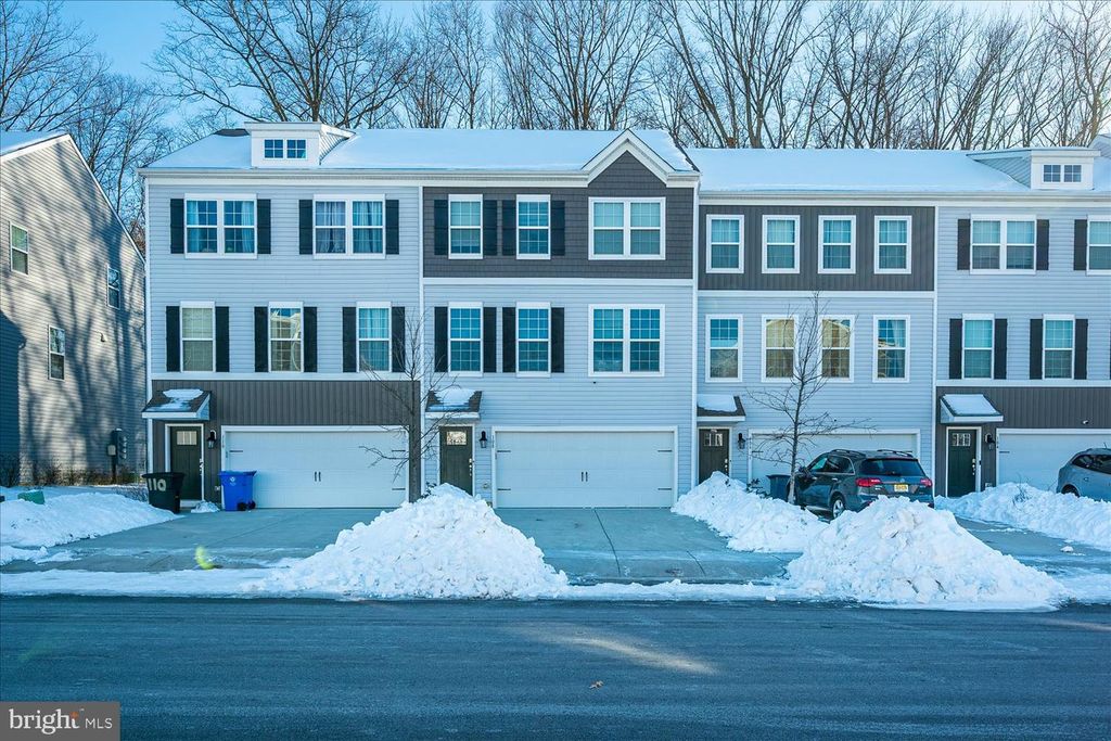 108 LEVIS DR, Mount Holly, NJ 08060