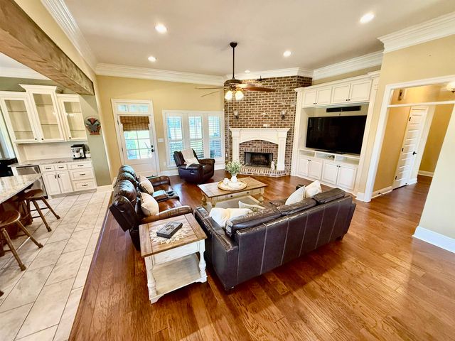 171 Smithfield, Thibodaux, LA 70301