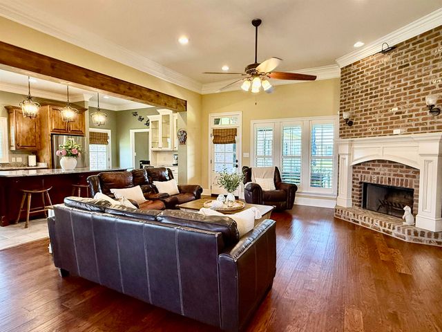 171 Smithfield, Thibodaux, LA 70301