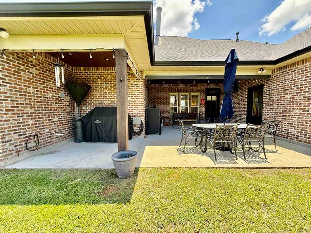 171 Smithfield, Thibodaux, LA 70301
