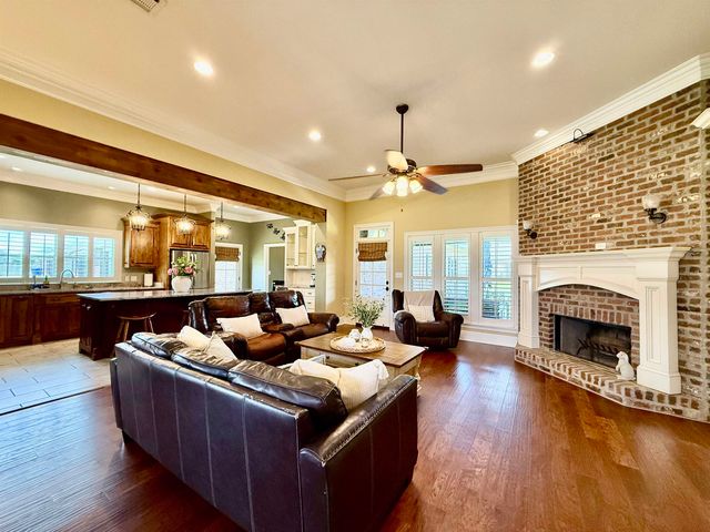 171 Smithfield, Thibodaux, LA 70301