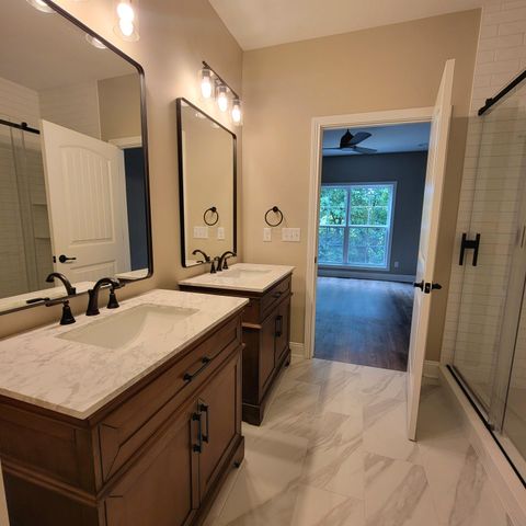 230 Sugartree Lane, Versailles, KY 40383