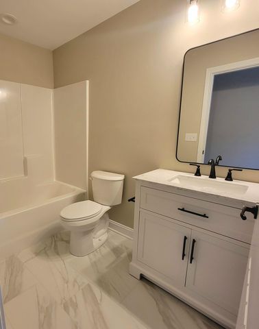 230 Sugartree Lane, Versailles, KY 40383