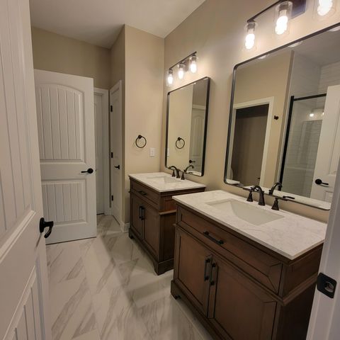 230 Sugartree Lane, Versailles, KY 40383