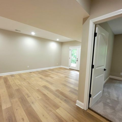 230 Sugartree Lane, Versailles, KY 40383