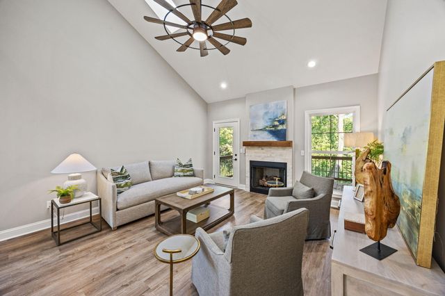 230 Sugartree Lane, Versailles, KY 40383