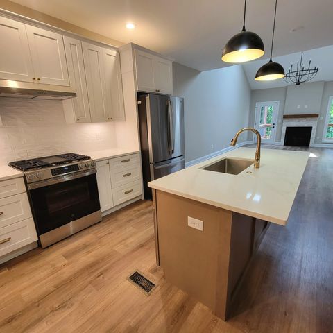 230 Sugartree Lane, Versailles, KY 40383