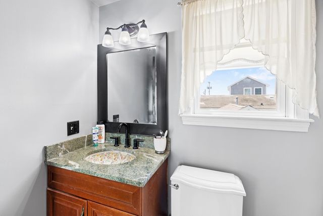 5 Viking Street, Hampton, NH 03842