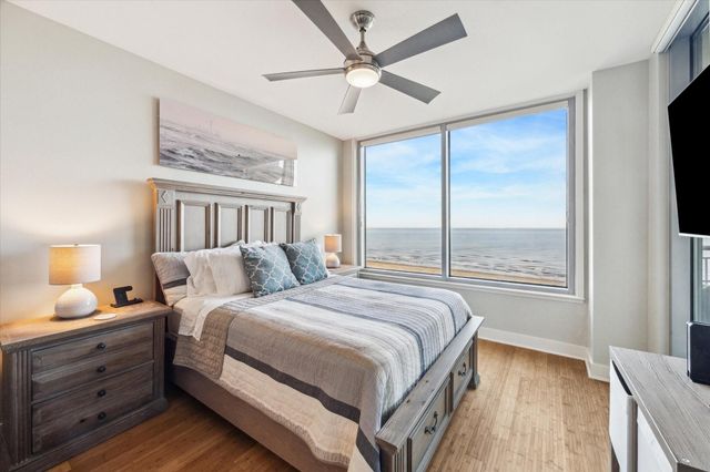 801 E Beach Drive TW0904, Galveston, TX 77550