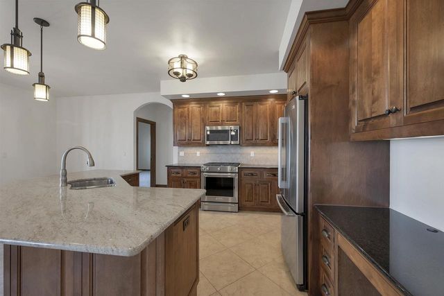 2660 WHITEGATE TRAIL, De Pere, WI 54115