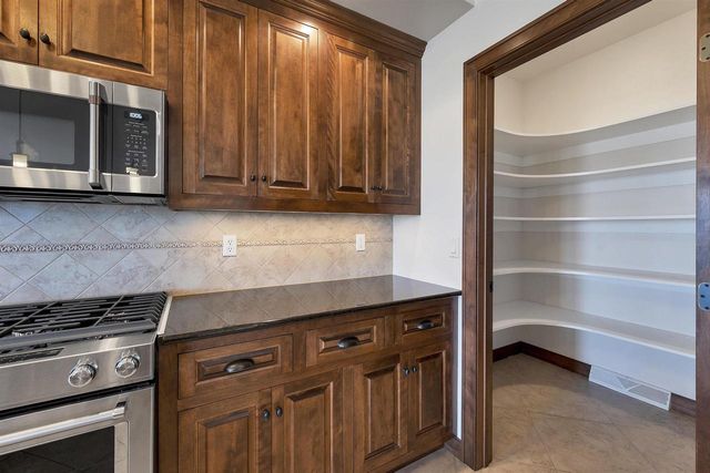 2660 WHITEGATE TRAIL, De Pere, WI 54115