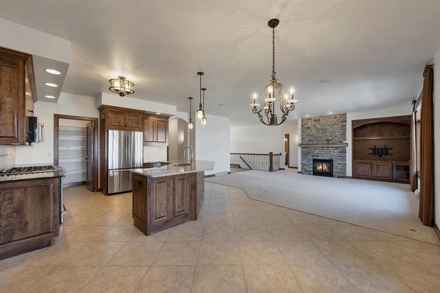 2660 WHITEGATE TRAIL, De Pere, WI 54115