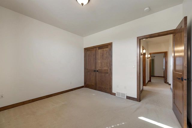 2660 WHITEGATE TRAIL, De Pere, WI 54115