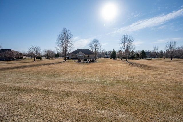 2660 WHITEGATE TRAIL, De Pere, WI 54115