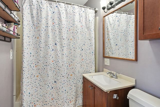 53 Davenport St, Chicopee, MA 01013