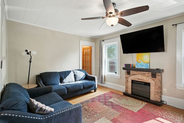 53 Davenport St, Chicopee, MA 01013