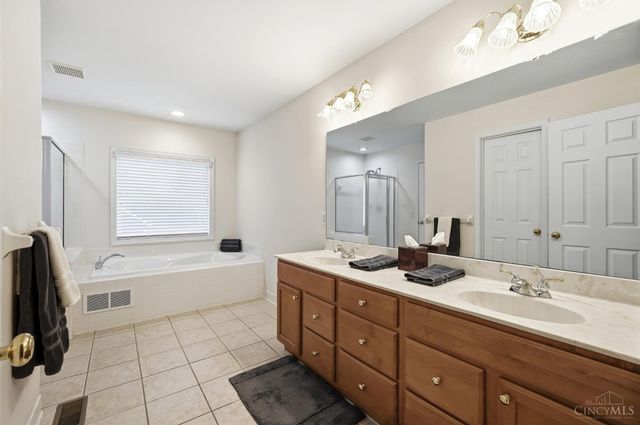 1444 Nauticus Cove, Miami Twp, OH 45140