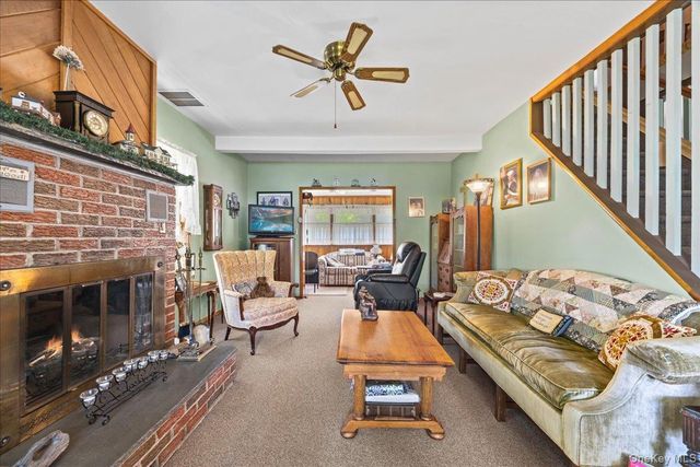 9 Walts Way, Greenwood Lake, NY 10925