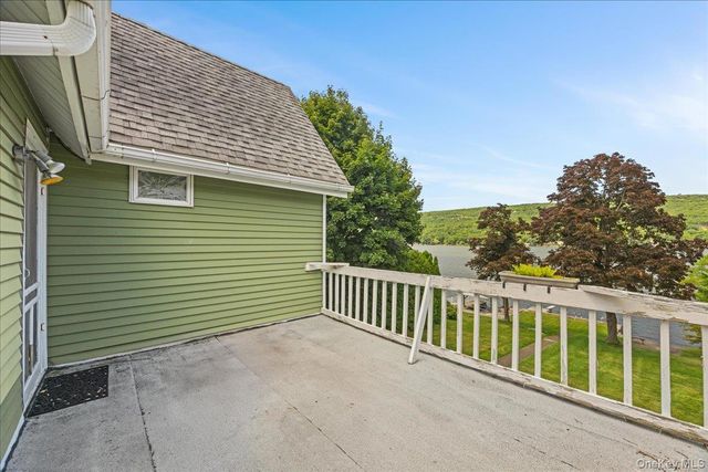 9 Walts Way, Greenwood Lake, NY 10925