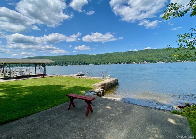 9 Walts Way, Greenwood Lake, NY 10925