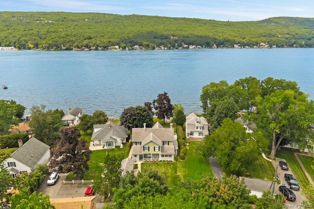 9 Walts Way, Greenwood Lake, NY 10925