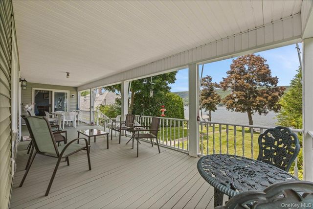 9 Walts Way, Greenwood Lake, NY 10925