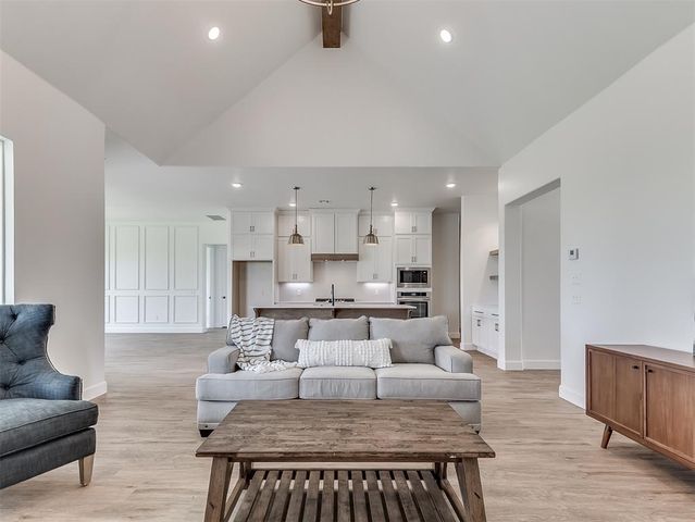 6921 Lake View Court, Cashion, OK 73016