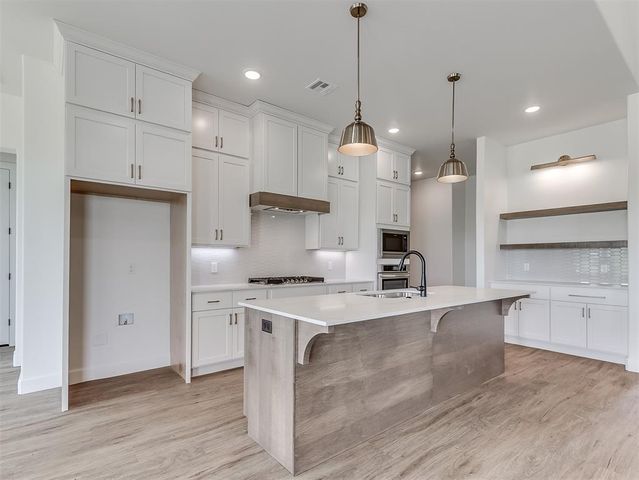 6921 Lake View Court, Cashion, OK 73016