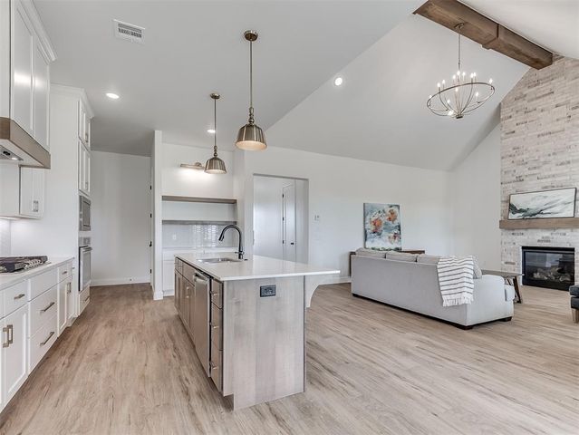 6921 Lake View Court, Cashion, OK 73016