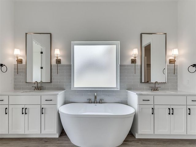 6921 Lake View Court, Cashion, OK 73016