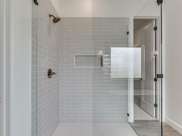 6921 Lake View Court, Cashion, OK 73016