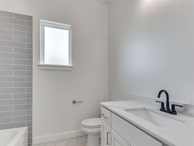 6921 Lake View Court, Cashion, OK 73016