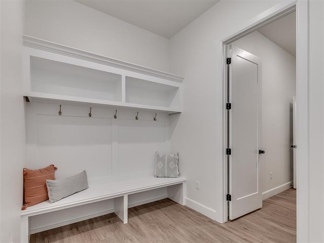 6921 Lake View Court, Cashion, OK 73016