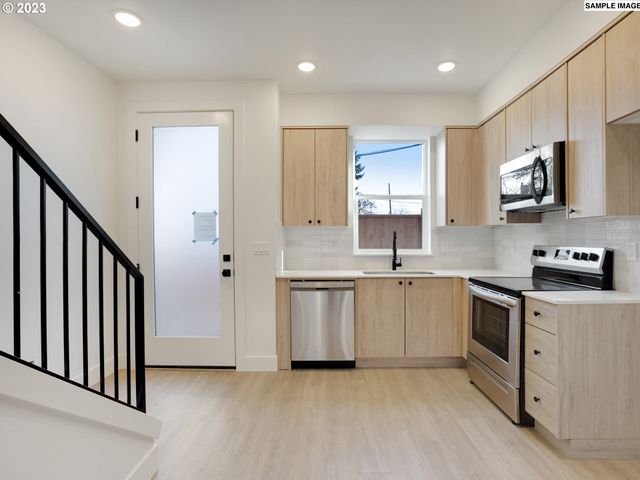 2325 N Lombard St 3, Portland, OR 97217