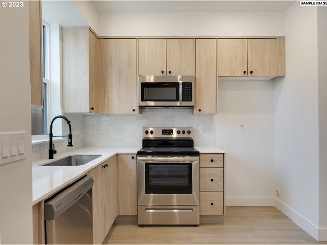 2325 N Lombard St 3, Portland, OR 97217