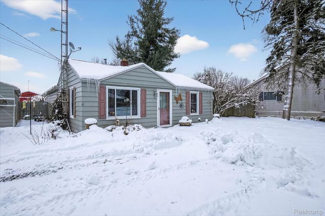 9102 N Genesee Road, Thetford Township, MI 48458