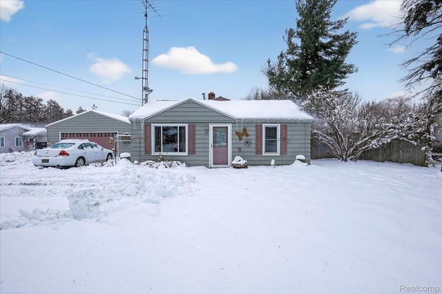 9102 N Genesee Road, Thetford Township, MI 48458