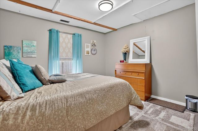 9102 N Genesee Road, Thetford Township, MI 48458