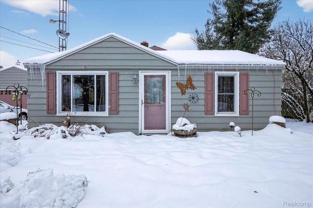 9102 N Genesee Road, Thetford Township, MI 48458