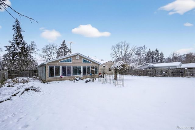 9102 N Genesee Road, Thetford Township, MI 48458