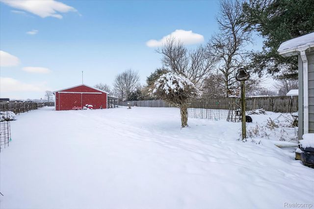 9102 N Genesee Road, Thetford Township, MI 48458