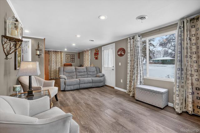 9102 N Genesee Road, Thetford Township, MI 48458